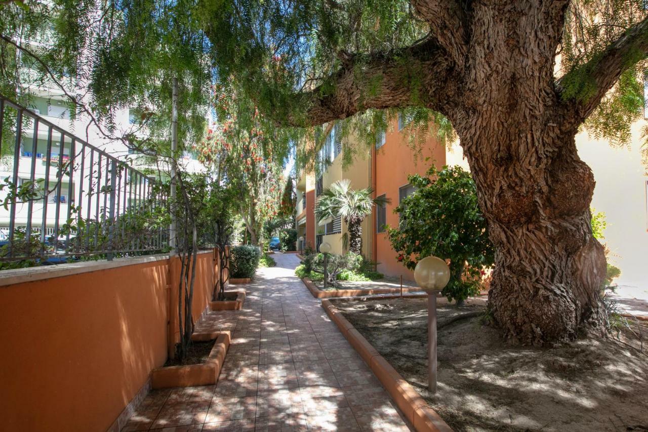 Bed and Breakfast Giardini e Mare Quartu SantʼElena Esterno foto
